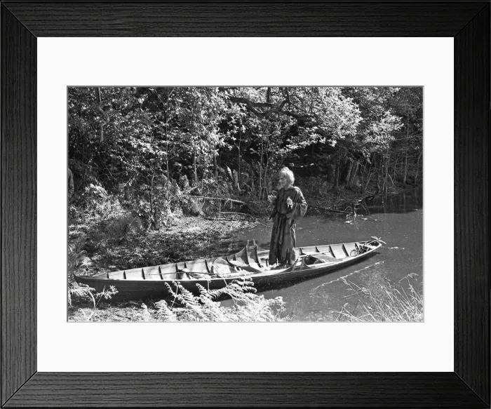 Framed Print : Geoffrey Bayldon seen here on location, filming the children Framed Print : Geoffrey Bayldon seen here on location, filming the children