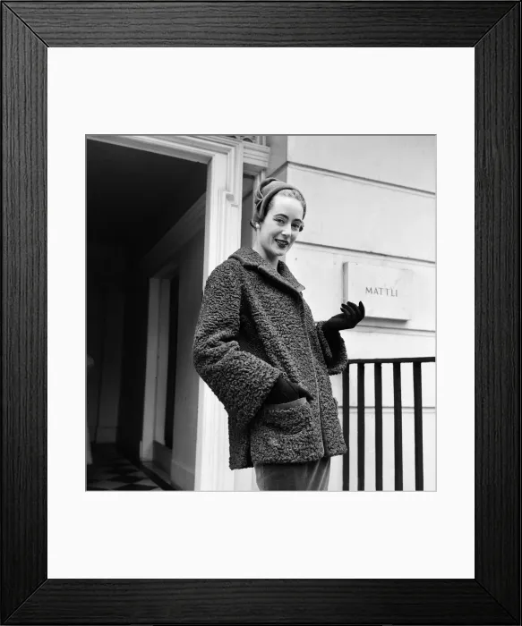 Framed Print : London fashion fortnight. 25th July 1955 Framed Print : London fashion fortnight. 25th July 1955