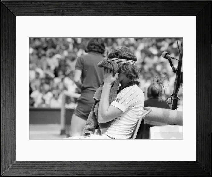 Framed Print : Jimmy Connors v John McEnroe, Wimbledon Mens Semi Final, Thursday 30th June 1977 Framed Print : Jimmy Connors v John McEnroe, Wimbledon Mens Semi Final, Thursday 30th June 1977