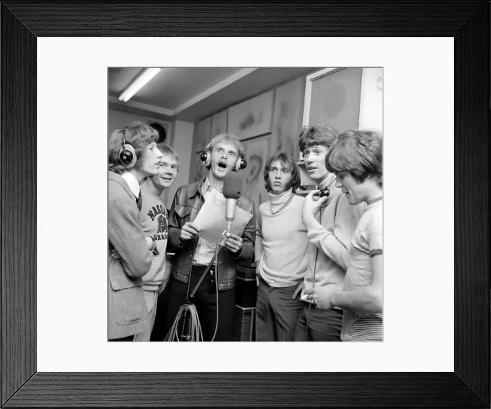 Framed Print : The Bee Gees - Pop Group 03 / 07 / 1968 Y6409 Daily Mirror Weaver Framed Print : The Bee Gees - Pop Group 03 / 07 / 1968 Y6409 Daily Mirror Weaver
