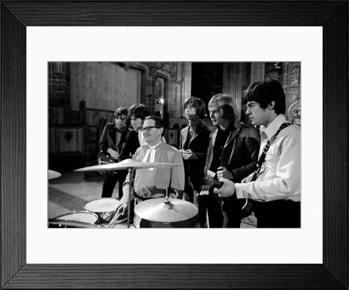 Framed Print : The Bee Gees - Pop Group in Church 20  /  12  /  1967 X11919 Daily Mirror