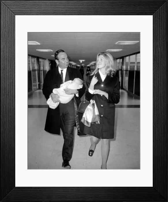 Framed Print : Rupert Murdoch with his wife Anna and their three month old daughter Elizabeth Framed Print : Rupert Murdoch with his wife Anna and their three month old daughter Elizabeth