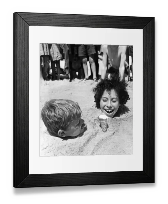 Framed Print : Children - Seaside Holidays First to the ice-cream gets it