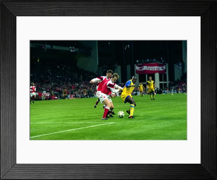 Framed Print : Arsenal v Parma - European Cup Winners Cup 1994 Lee Dixon Framed Print : Arsenal v Parma - European Cup Winners Cup 1994 Lee Dixon