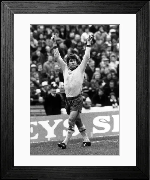 Framed Print : Malcolm McDonald Football Player of Arsenal - celebrates after scoring against