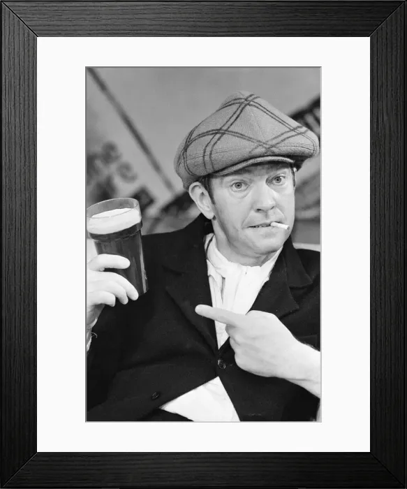 Framed Print : Photocall for Andy Capp The Musical at the Aldwych Theatre Framed Print : Photocall for Andy Capp The Musical at the Aldwych Theatre