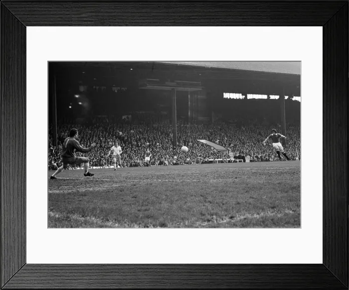 Framed Print : Manchester United v Blackpool, League Division Two, final score 4-0 to Manchester United
