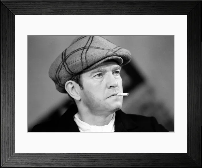 Framed Print : Photocall for Andy Capp The Musical at the Aldwych Theatre Framed Print : Photocall for Andy Capp The Musical at the Aldwych Theatre