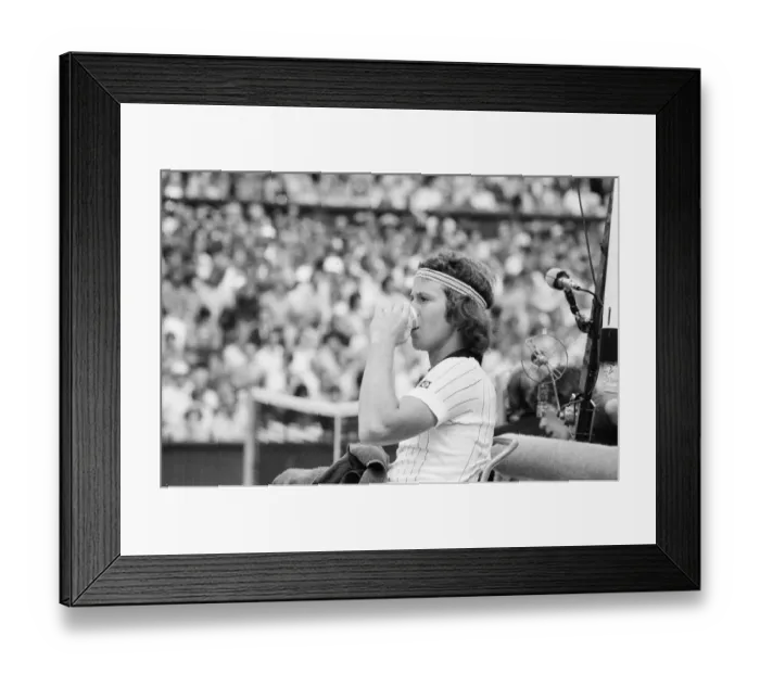 Framed Print : Jimmy Connors v John McEnroe, Wimbledon Mens Semi Final, Thursday 30th June 1977