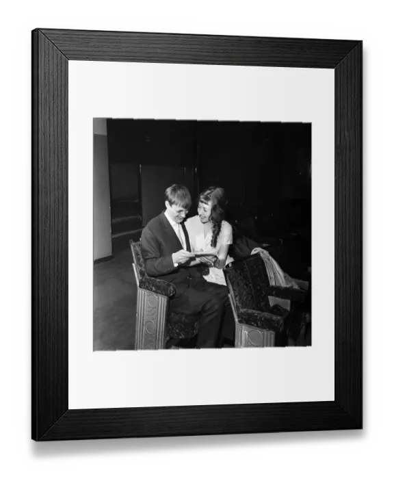 Framed Print : Newlyweds Roy and Ann Hudd cut short their honeymoon for Roy to do a spot in Midday Framed Print : Newlyweds Roy and Ann Hudd cut short their honeymoon for Roy to do a spot in Midday