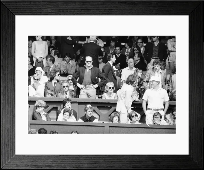 Framed Print : Jimmy Connors v John McEnroe, Wimbledon Mens Semi Final, Thursday 30th June 1977