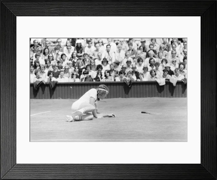 Framed Print : Jimmy Connors v John McEnroe, Wimbledon Mens Semi Final, Thursday 30th June 1977