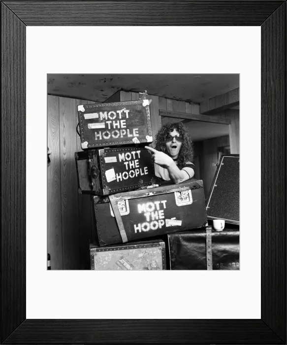 Framed Print : Mott the Hoople singer Ian Hunter. 30th August 1973 Framed Print : Mott the Hoople singer Ian Hunter. 30th August 1973