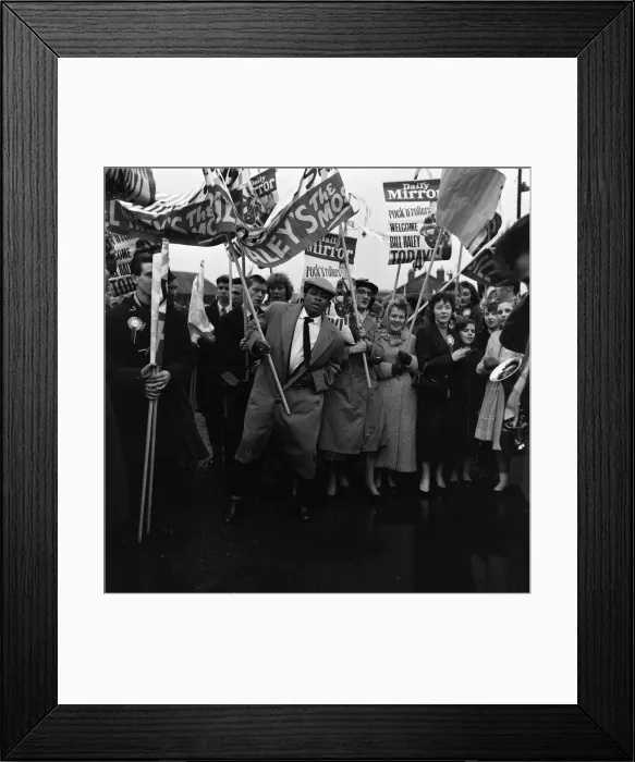 Framed Print : Fans awaiting the Bill Haley Daily Mirror Rock n Roll Special train to Waterloo Framed Print : Fans awaiting the Bill Haley Daily Mirror Rock n Roll Special train to Waterloo