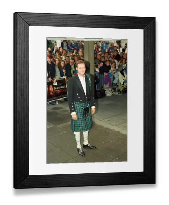 Framed Print : John Leslie attends the premiere of Braveheart in Stirling, Scotland. 3rd September 1995 Framed Print : John Leslie attends the premiere of Braveheart in Stirling, Scotland. 3rd September 1995