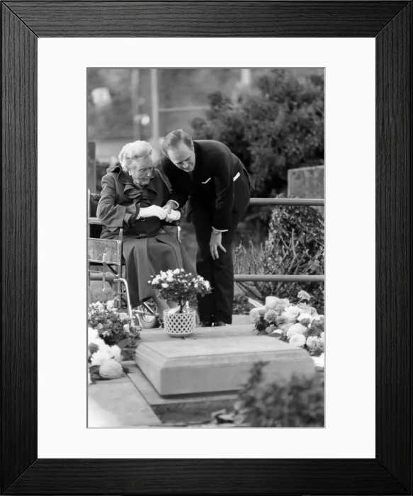 Framed Print : Churchill memorial service, at Bladon Church, Oxon. Lady Spencer-Churchill with her Framed Print : Churchill memorial service, at Bladon Church, Oxon. Lady Spencer-Churchill with her