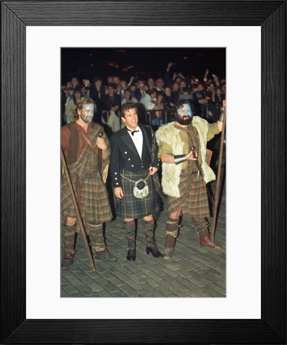Framed Print : Mel Gibson attends the premiere of Braveheart in Stirling, Scotland. 3rd September 1995 Framed Print : Mel Gibson attends the premiere of Braveheart in Stirling, Scotland. 3rd September 1995