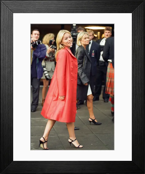 Framed Print : Patsy Kensit attends the premiere of Braveheart in Stirling, Scotland. 3rd September 1995 Framed Print : Patsy Kensit attends the premiere of Braveheart in Stirling, Scotland. 3rd September 1995