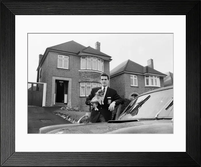 Framed Print : Southampton FC winger and England international Terry Paine pictured outside his