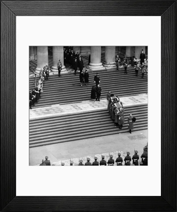 Framed Print : The funeral of Sir Winston Churchill. After the state funeral service in St Paul Framed Print : The funeral of Sir Winston Churchill. After the state funeral service in St Paul