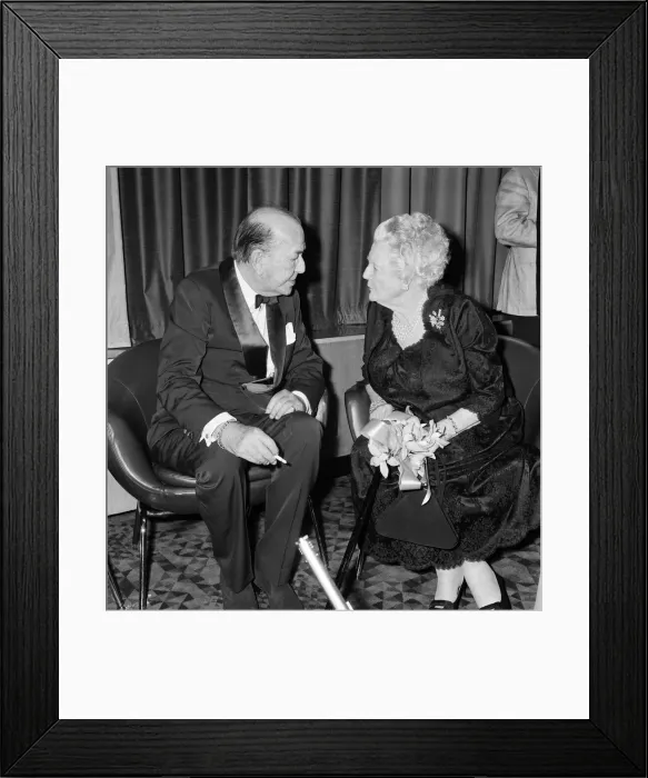 Framed Print : Young Winston'film premiere at the Odeon Leicester Square Framed Print : Young Winston'film premiere at the Odeon Leicester Square