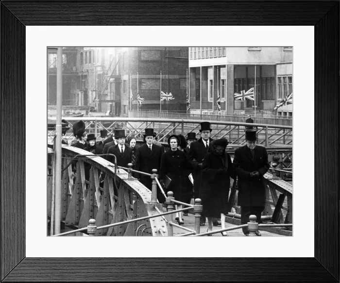 Framed Print : The funeral of Sir Winston Churchill. At Tower Pier. Coming down the ramp towards Framed Print : The funeral of Sir Winston Churchill. At Tower Pier. Coming down the ramp towards