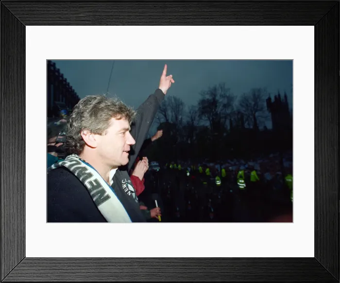 Framed Print : Newcastle United celebrations as they win the League Division 1 Framed Print : Newcastle United celebrations as they win the League Division 1