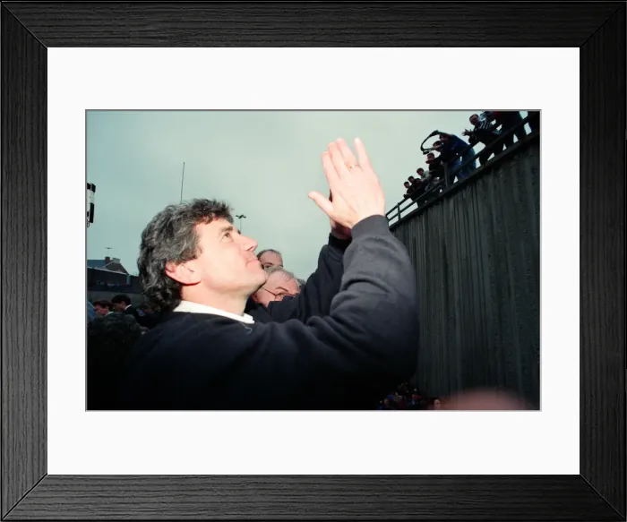 Framed Print : Newcastle United celebrations as they win the League Division 1 Framed Print : Newcastle United celebrations as they win the League Division 1