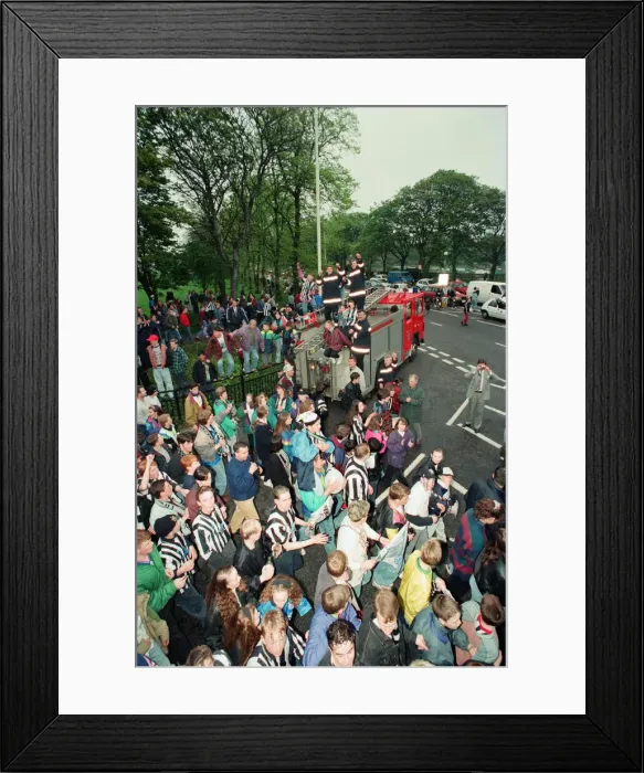 Framed Print : Newcastle United celebrations as they win the League Division 1 Framed Print : Newcastle United celebrations as they win the League Division 1