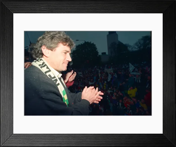 Framed Print : Newcastle United celebrations as they win the League Division 1 Framed Print : Newcastle United celebrations as they win the League Division 1