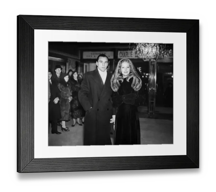 Framed Print : Tennis star Fred Perry and his wife, American actor, Helen Vinson at the Tivoli cinema Framed Print : Tennis star Fred Perry and his wife, American actor, Helen Vinson at the Tivoli cinema