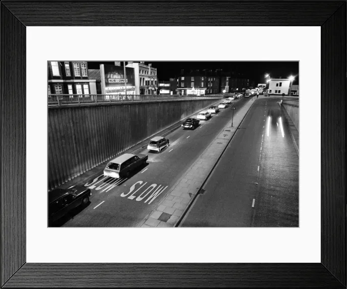 Framed Print : The Inner Distribution Road or IDR at night. Reading, Berkshire. 10th January 1975 Framed Print : The Inner Distribution Road or IDR at night. Reading, Berkshire. 10th January 1975