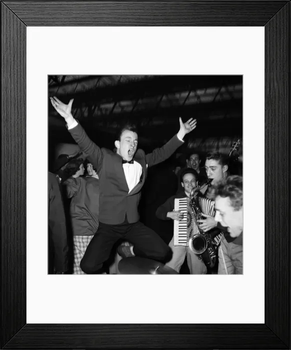 Framed Print : Bill Haley on his first visit to England which was largely sponsored by the Daily Mirror Framed Print : Bill Haley on his first visit to England which was largely sponsored by the Daily Mirror