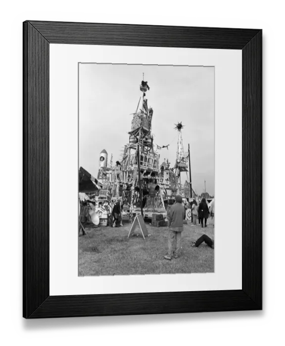 Framed Print : Glastonbury Festival 1995. The 25th Anniversary of the Glastonbury Festival Framed Print : Glastonbury Festival 1995. The 25th Anniversary of the Glastonbury Festival