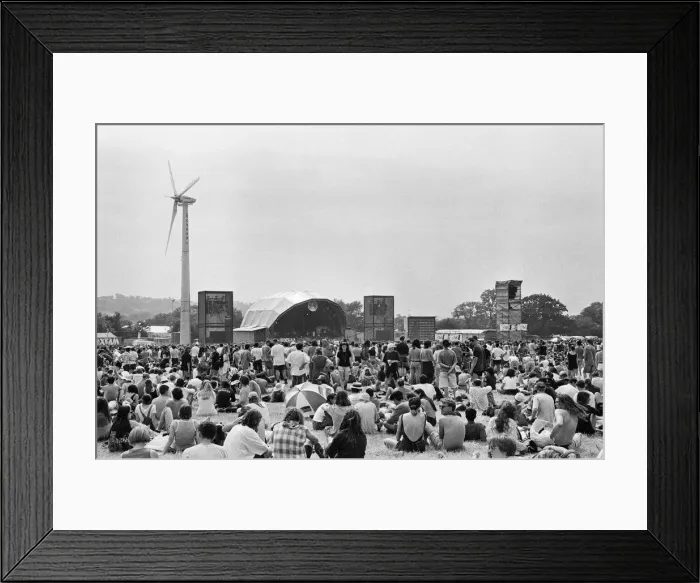 Framed Print : Glastonbury Festival 1994. General scenes. The festival took Framed Print : Glastonbury Festival 1994. General scenes. The festival took