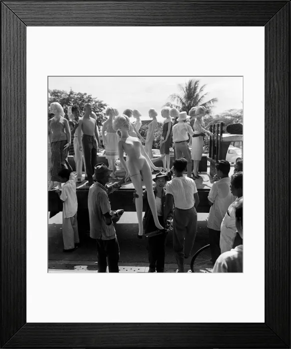 Framed Print : Scenes in Chinatown, Singapore. A truck load of dummies, some completely nude Framed Print : Scenes in Chinatown, Singapore. A truck load of dummies, some completely nude