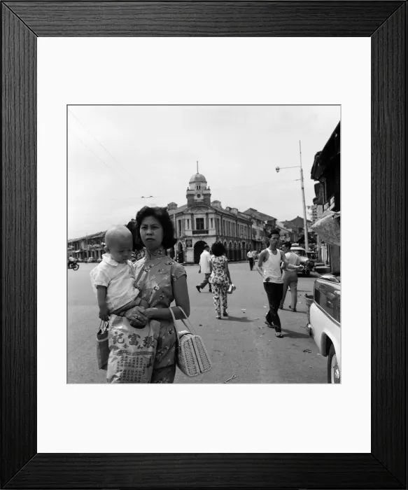 Framed Print : Scenes in Chinatown, Singapore. 6th February 1962 Framed Print : Scenes in Chinatown, Singapore. 6th February 1962