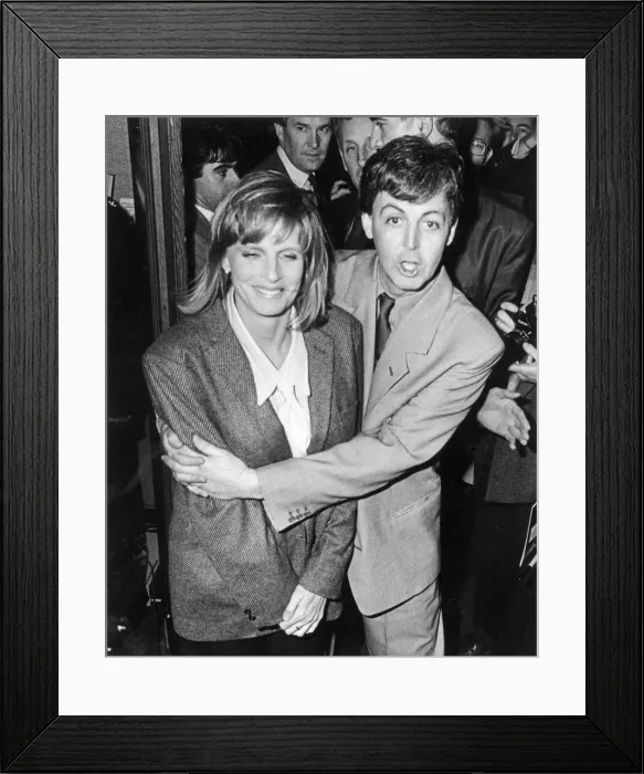 Framed Print : Paul McCartney, in Liverpool, on the day he receives the title of Honorary Freedom of Framed Print : Paul McCartney, in Liverpool, on the day he receives the title of Honorary Freedom of