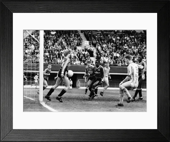 Framed Print : F. A. Youth Cup Final at Highfield Road. Coventry City 1 - 0 Charlton Athletic Framed Print : F. A. Youth Cup Final at Highfield Road. Coventry City 1 - 0 Charlton Athletic