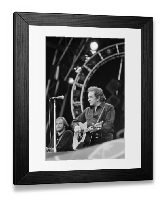 Framed Print : Glastonbury Festival 1994. Pictures shows Johnny Cash performing on The Pyramid