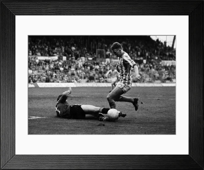 Framed Print : F. A. Youth Cup Final at Highfield Road. Coventry City 1 - 0 Charlton Athletic Framed Print : F. A. Youth Cup Final at Highfield Road. Coventry City 1 - 0 Charlton Athletic