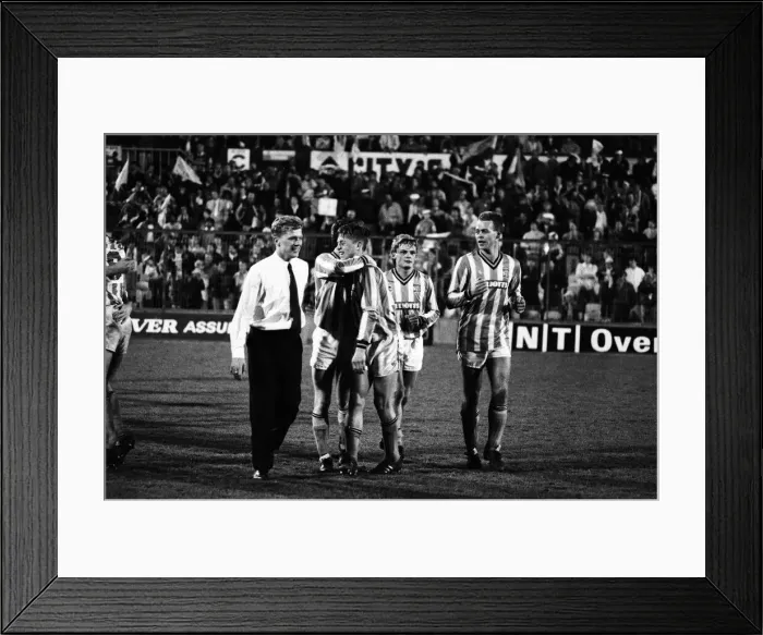 Framed Print : F. A. Youth Cup Final at Highfield Road. Coventry City 1 - 0 Charlton Athletic Framed Print : F. A. Youth Cup Final at Highfield Road. Coventry City 1 - 0 Charlton Athletic