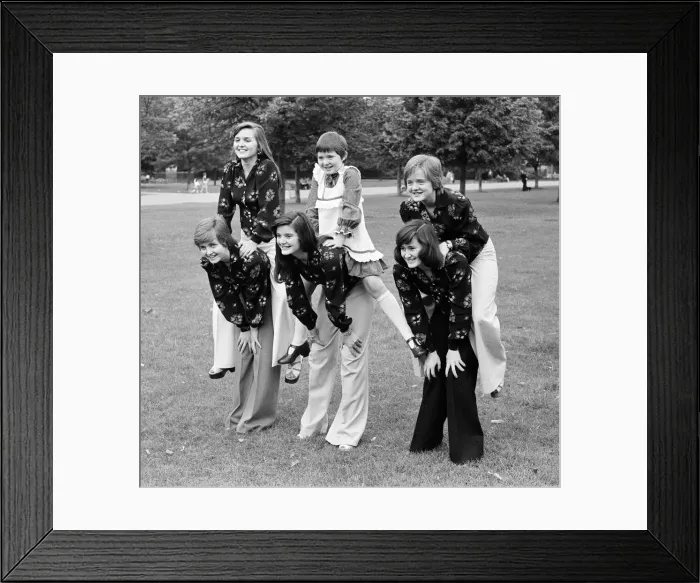Framed Print : The Nolan sisters, Anne (23), Denise (22). Maureen (20), Linda (15) Framed Print : The Nolan sisters, Anne (23), Denise (22). Maureen (20), Linda (15)