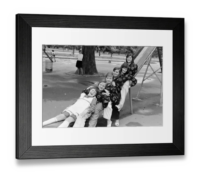 Framed Print : The Nolan sisters, Anne (23), Denise (22). Maureen (20), Linda (15) Framed Print : The Nolan sisters, Anne (23), Denise (22). Maureen (20), Linda (15)