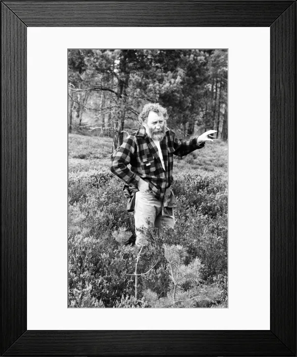 Framed Print : David Bellamy pictured with six Mirror winners that went on a nature trail in Surrey Framed Print : David Bellamy pictured with six Mirror winners that went on a nature trail in Surrey