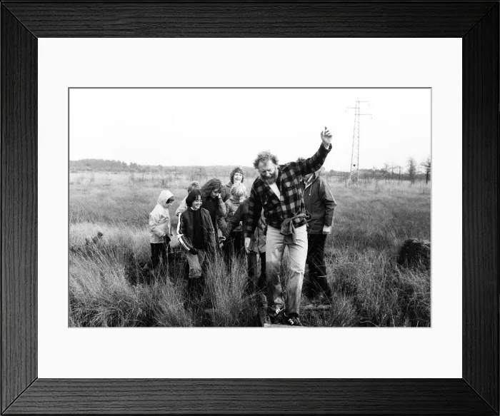 Framed Print : David Bellamy pictured with six Mirror winners that went on a nature trail in Surrey