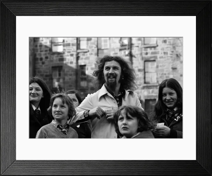 Framed Print : Comedian Billy Connolly in Glasgow, Scotland. 3rd April 1975 Framed Print : Comedian Billy Connolly in Glasgow, Scotland. 3rd April 1975