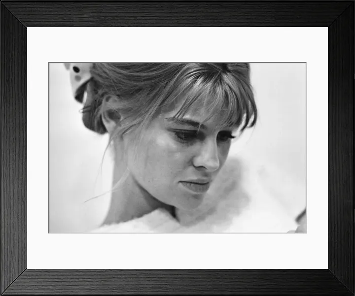 Framed Print : Julie Christie, actor, pictured on the set of the film Darling Framed Print : Julie Christie, actor, pictured on the set of the film Darling
