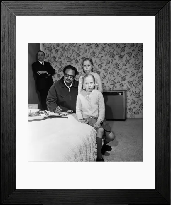 Framed Print : The Pollock twins, Gillian and Jennifer. Their father believes they are reincarnations of Framed Print : The Pollock twins, Gillian and Jennifer. Their father believes they are reincarnations of