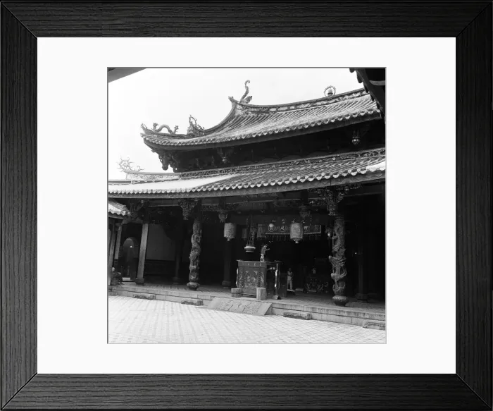 Framed Print : Scenes in Chinatown, Singapore. 6th February 1962